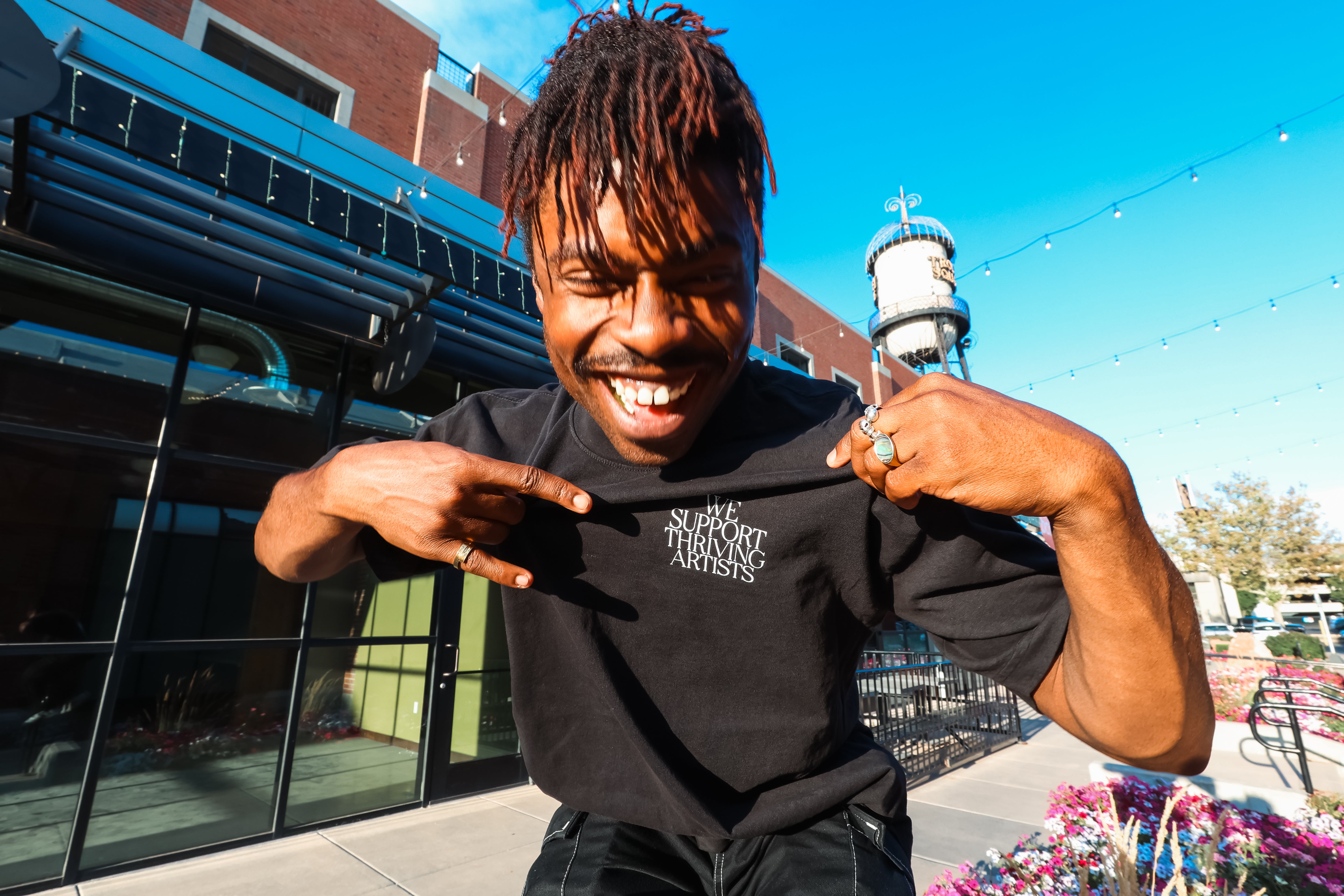 Thriving Artists T-Shirt (NEW)